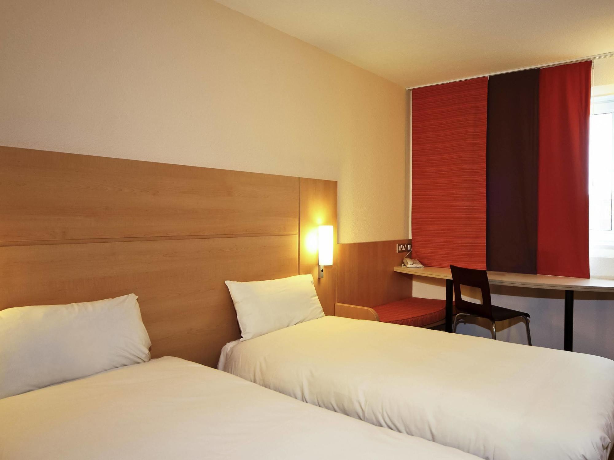 Ibis Carlisle Centre Hotel 2*